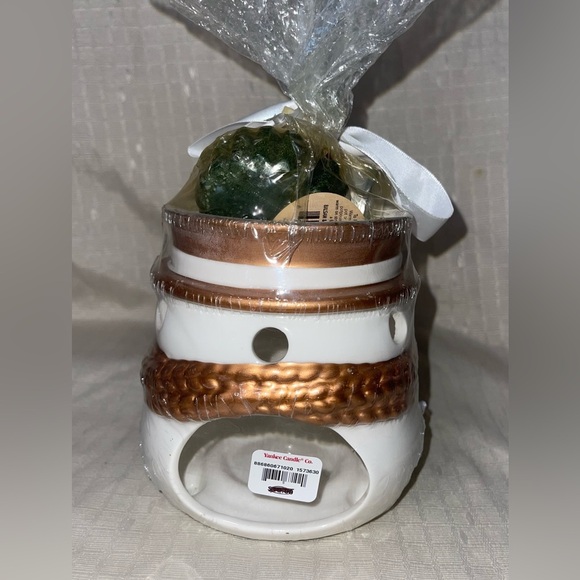 Yankee Candle Snowman Wax Melt Warmer - Picture 2 of 4